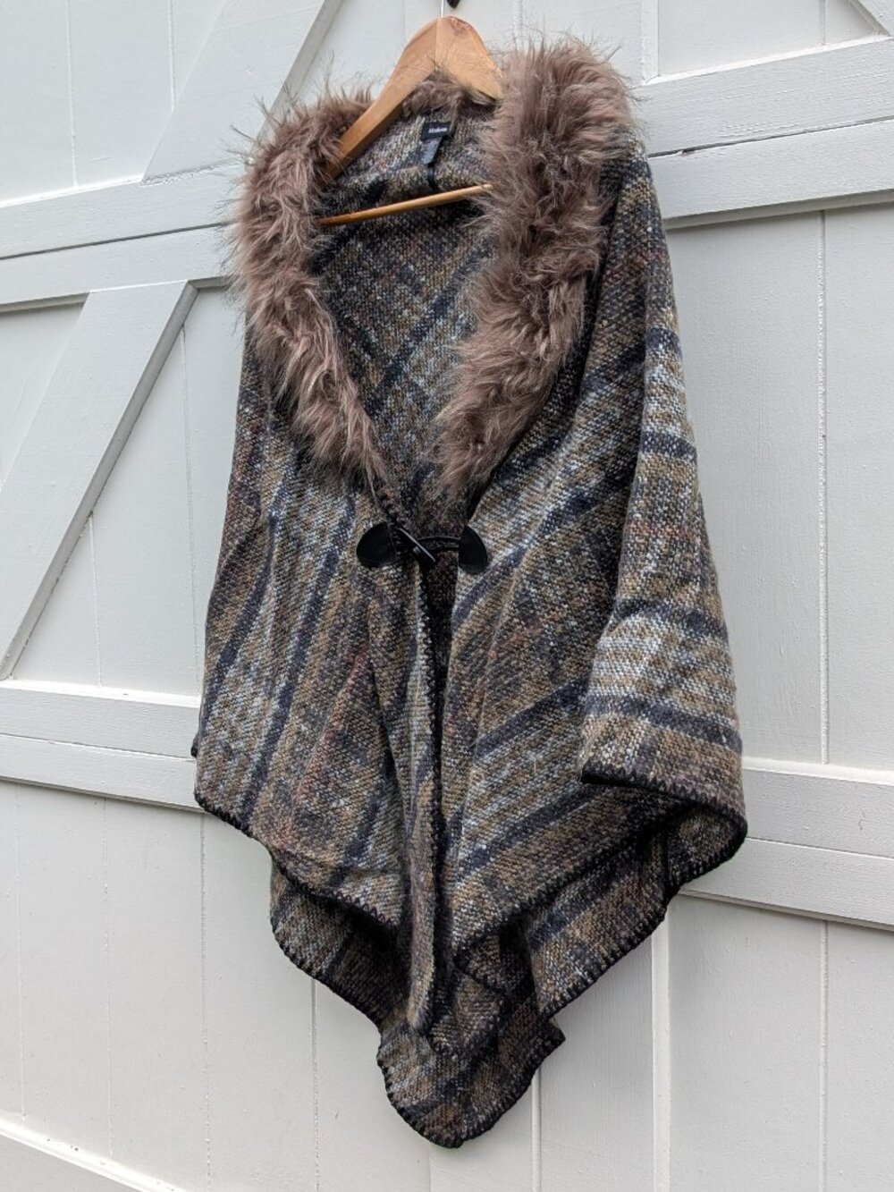 Modena Earthy Tweed Plaid Faux Fur Collar Toggle Closure Poncho Cape OS